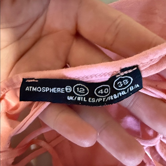 Atmosphere Pink Graphic Crop Top size 8 in excellent condition
#150/3tt - Picture 9 of 11